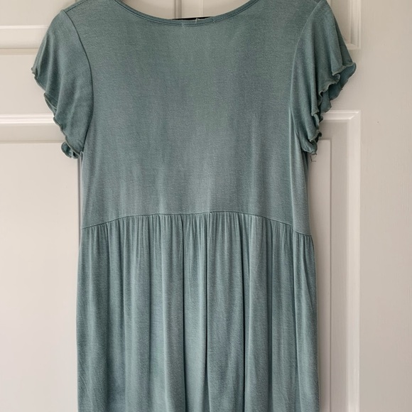 Super Cute Empire Waist Flowy Top - Picture 7 of 12